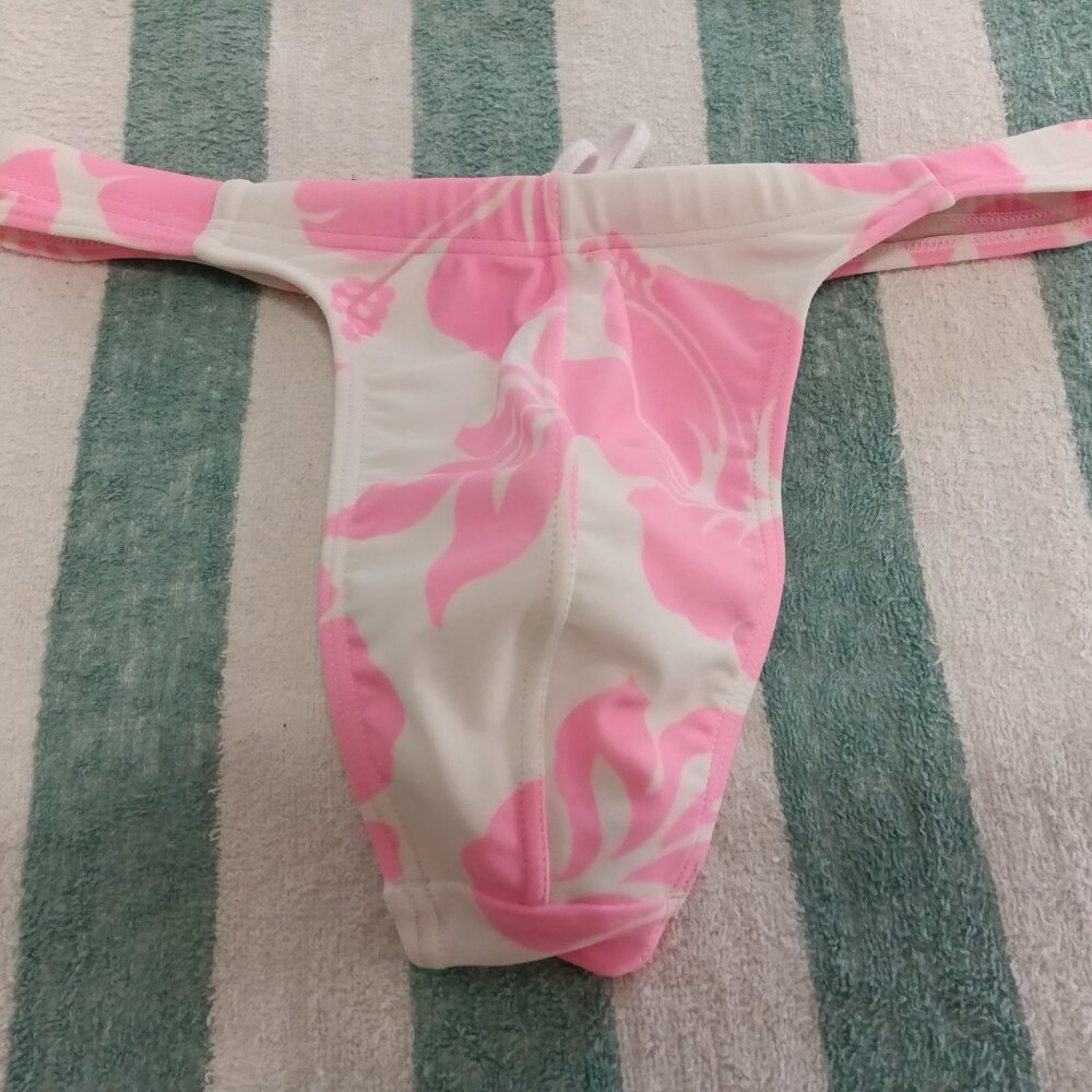 NWOT ECHO SEWING, T-BACK SWIMSUIT, PINK HIBISCUS ON WHITE, ASIAN SIZE "L" (~32")
